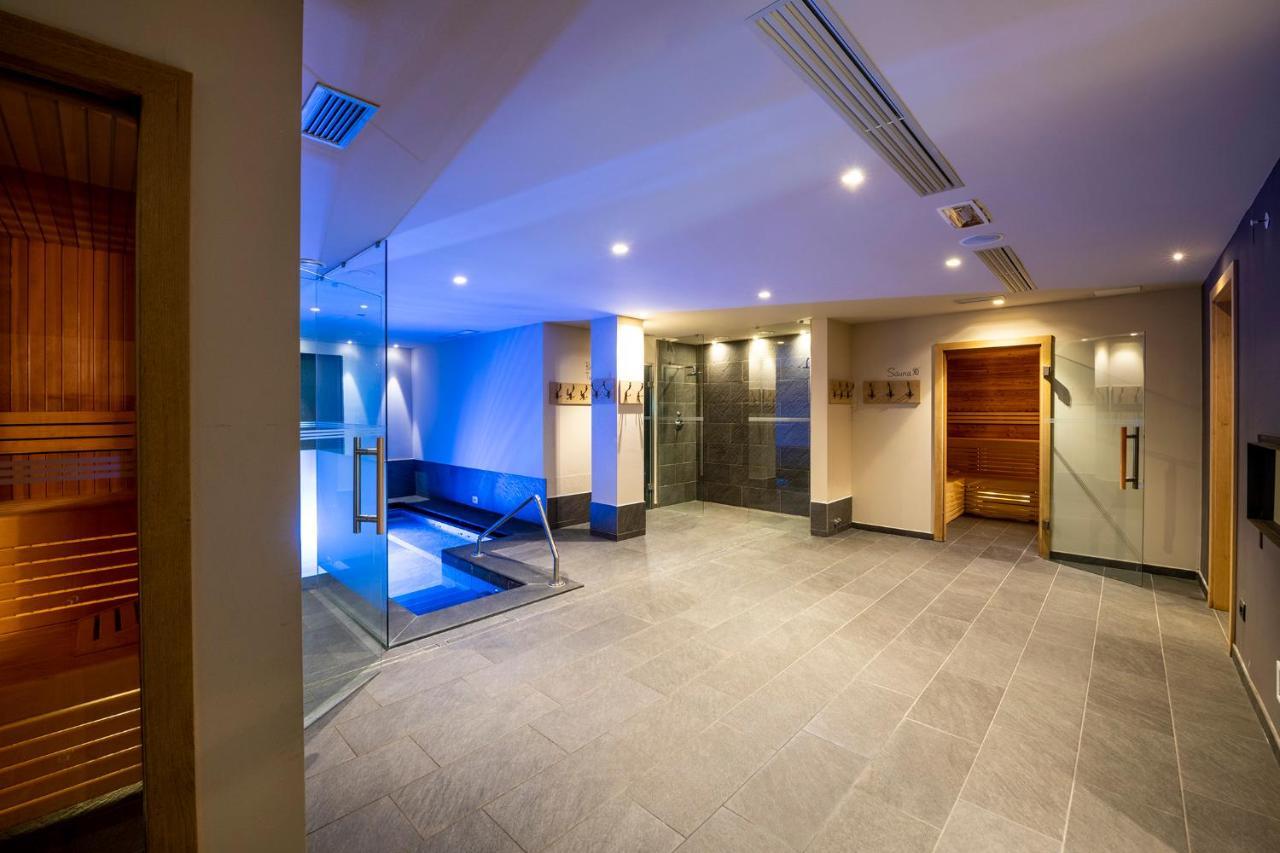 Design & Suite Hotel Ciarnadoi Vigo di Fassa Exteriör bild