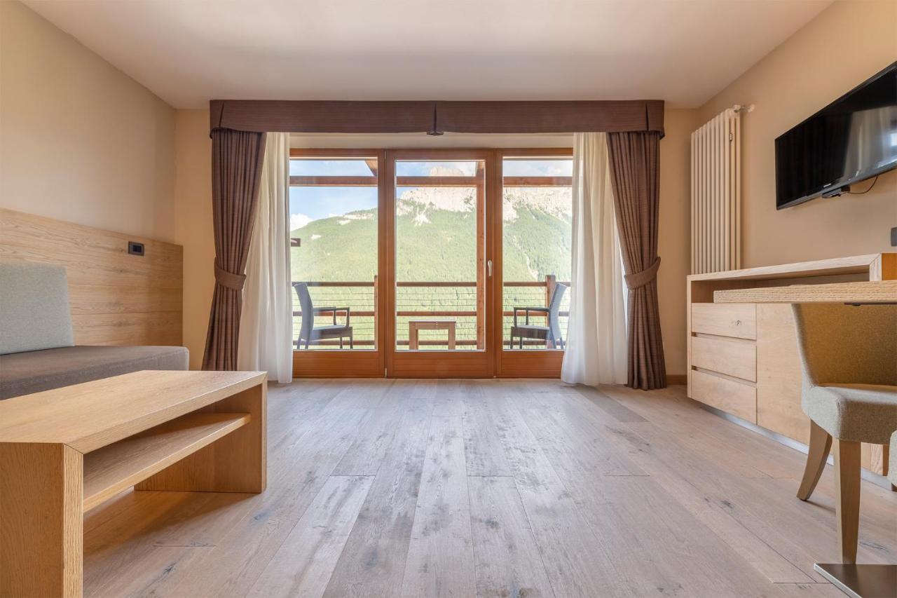 Design & Suite Hotel Ciarnadoi Vigo di Fassa Exteriör bild