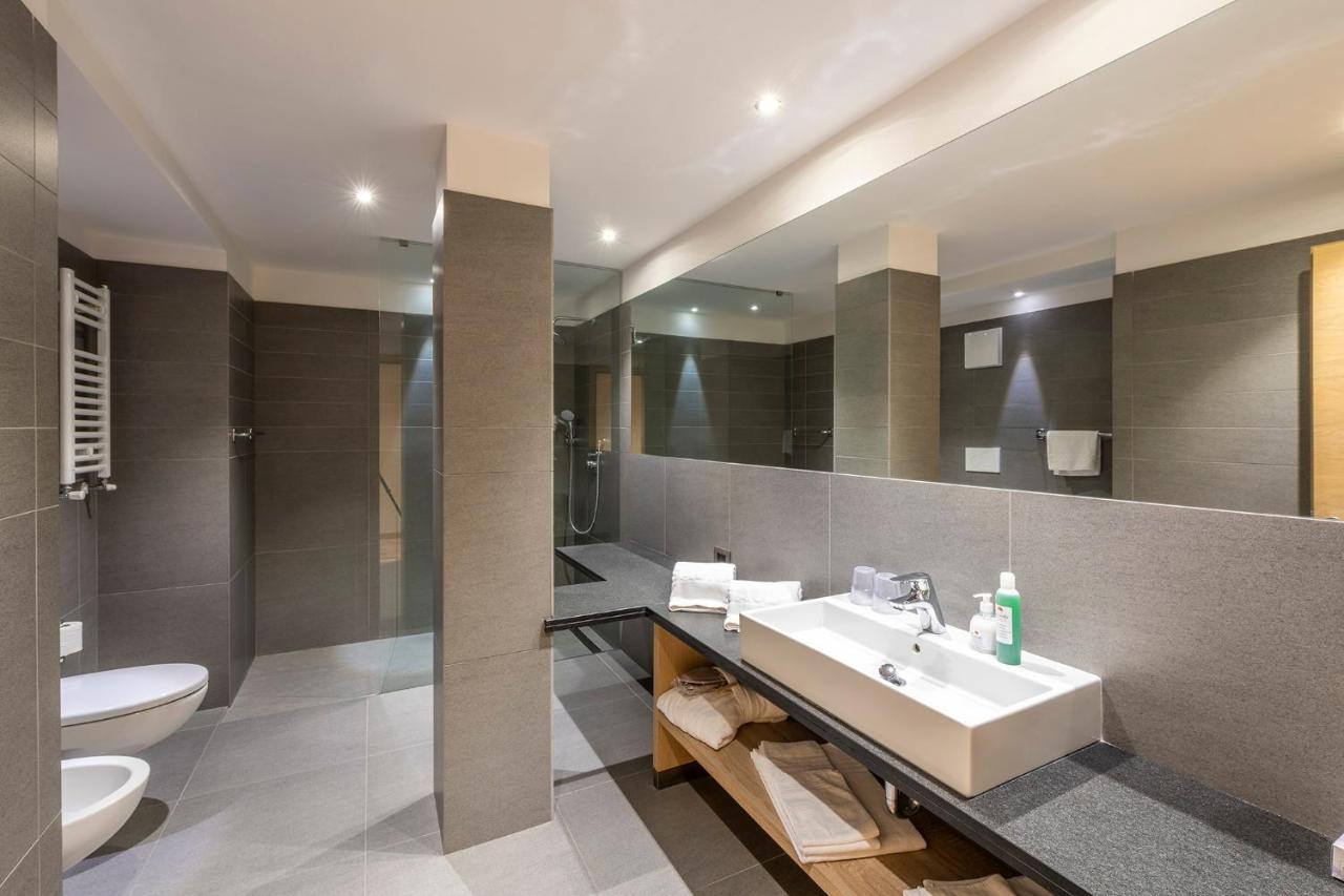 Design & Suite Hotel Ciarnadoi Vigo di Fassa Exteriör bild