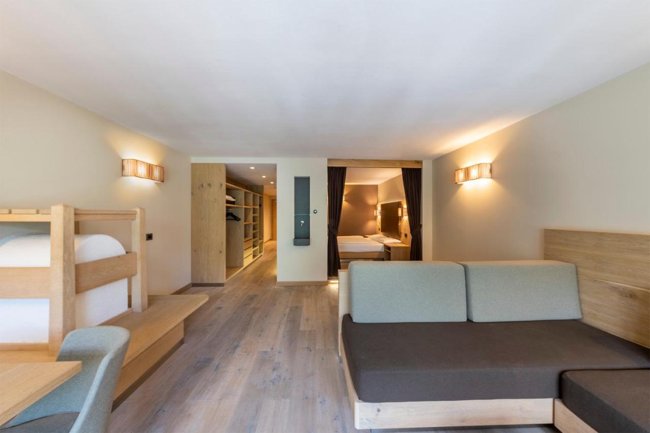 Design & Suite Hotel Ciarnadoi Vigo di Fassa Exteriör bild