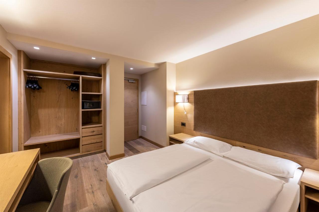 Design & Suite Hotel Ciarnadoi Vigo di Fassa Exteriör bild