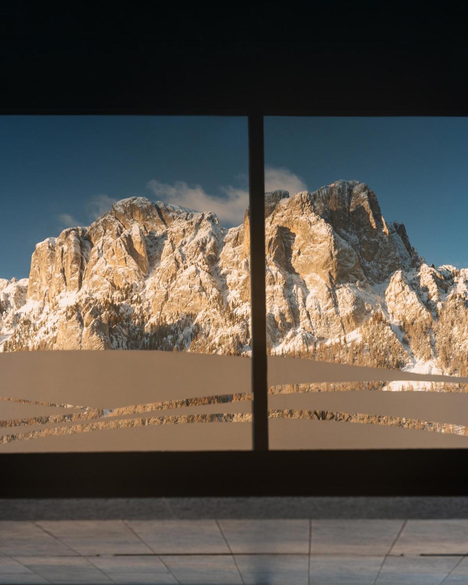 Design & Suite Hotel Ciarnadoi Vigo di Fassa Exteriör bild