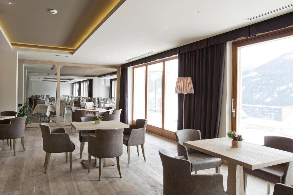 Design & Suite Hotel Ciarnadoi Vigo di Fassa Exteriör bild