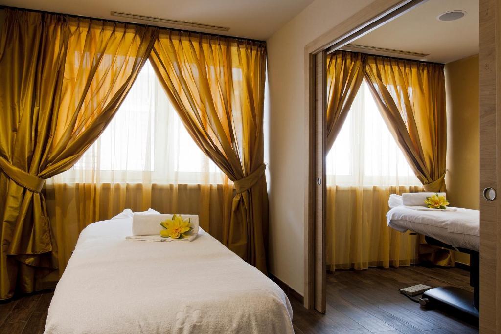 Design & Suite Hotel Ciarnadoi Vigo di Fassa Exteriör bild