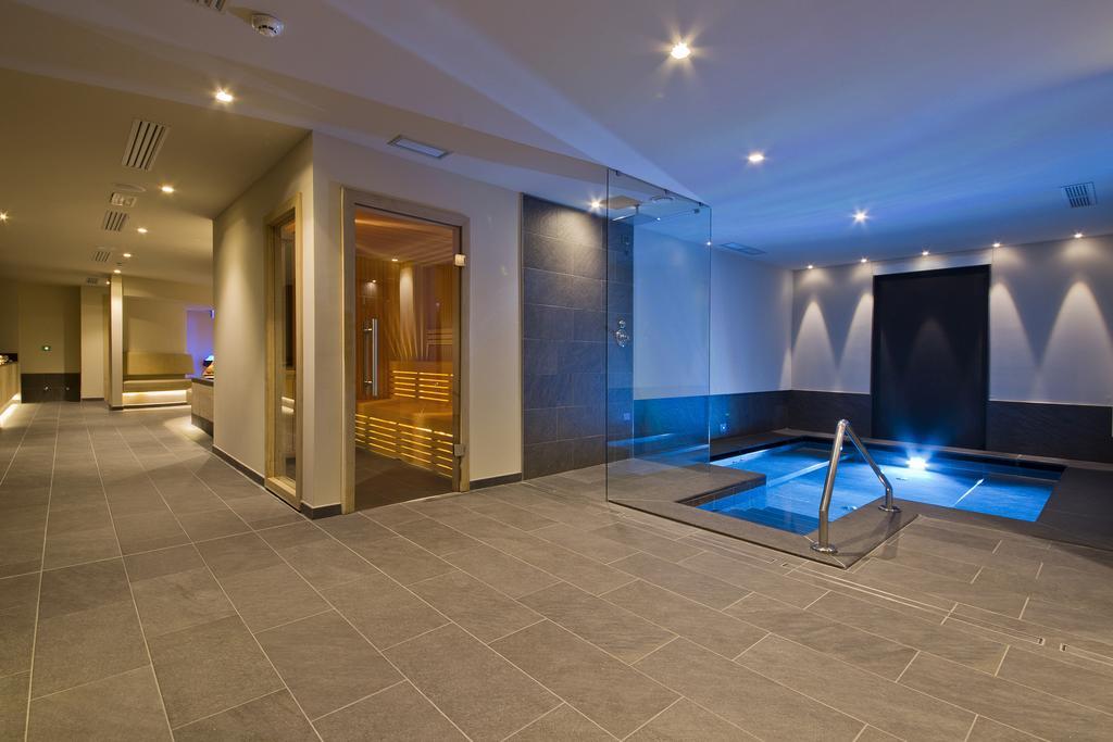 Design & Suite Hotel Ciarnadoi Vigo di Fassa Exteriör bild